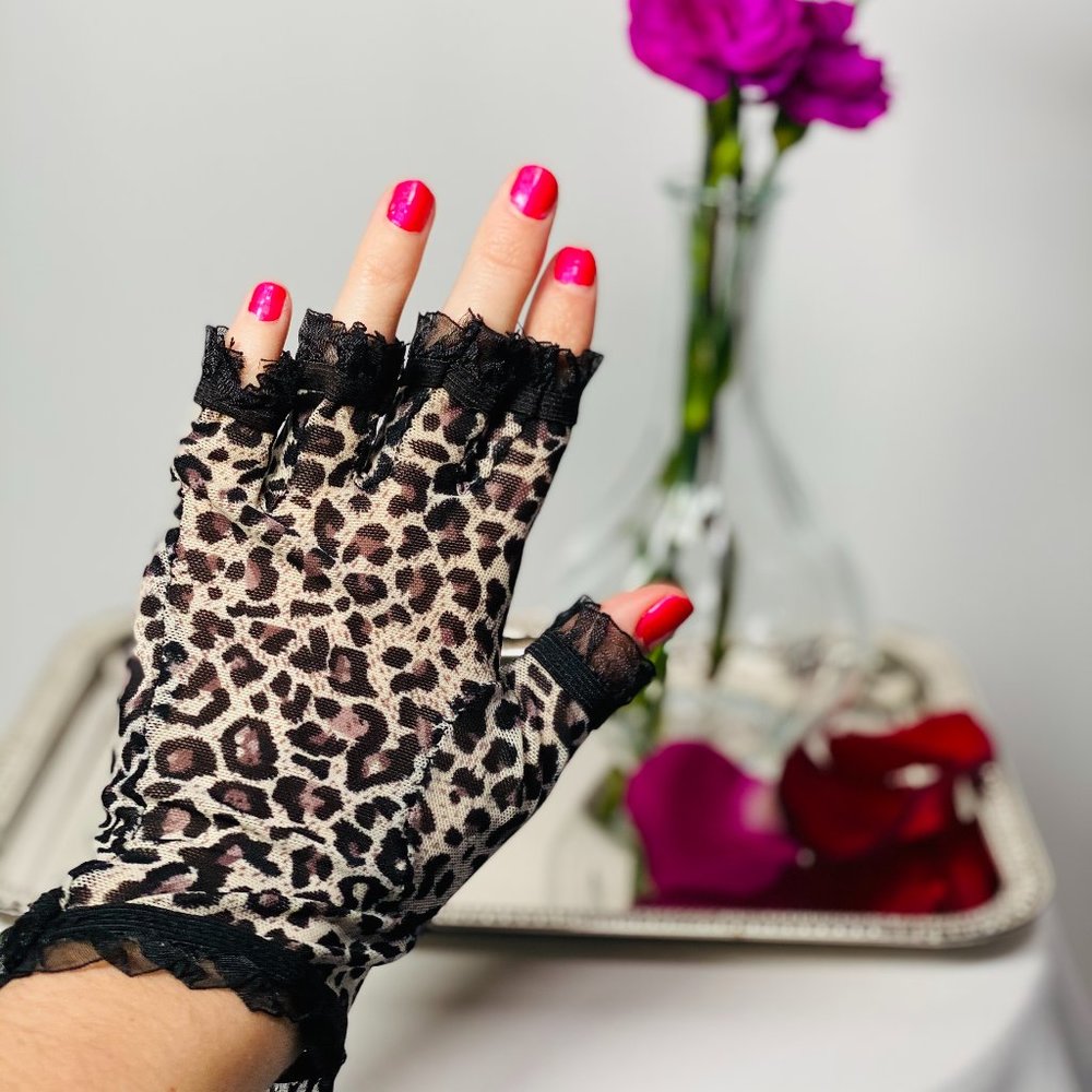 Leopard Print Sheer Gloves